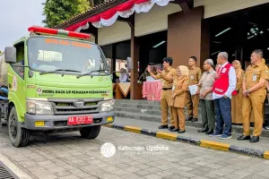 Musim Kemarau Panjang, Bupati Lilis Nuryani Berangkatkan Armada Droping Air Bersih untuk 11 Desa di Kebumen