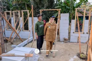 Bupati Cek Tiga Titik Bedah Rumah di Kebumen, Pastikan Hunian Layak bagi Warga