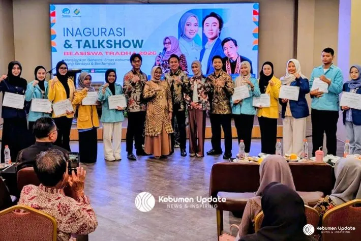 Lebih dari 20 Tahun Mengabdi, Tradha Foundation Konsisten Berikan Beasiswa untuk 10 Mahasiswa Kebumen