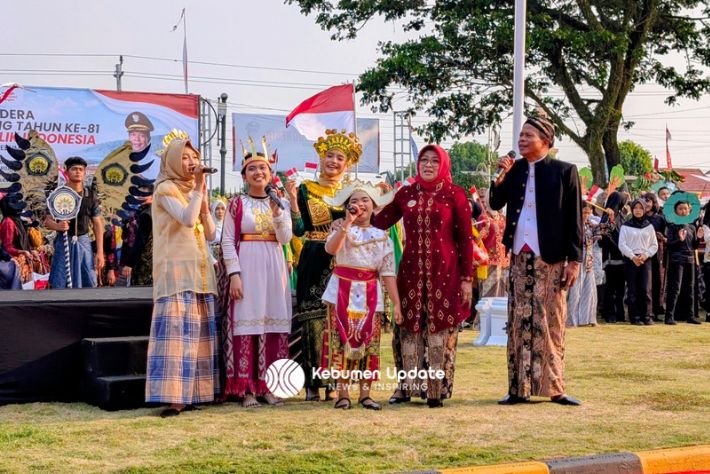 2.000 Pelajar Meriahkan HUT ke-81 RI di Pendopo Kabumian Lewat Serenade Musikal