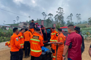Remaja 16 Tahun Terpeleset ke Kawah Gunung Slamet, Operasi SAR Gabungan Diterjunkan