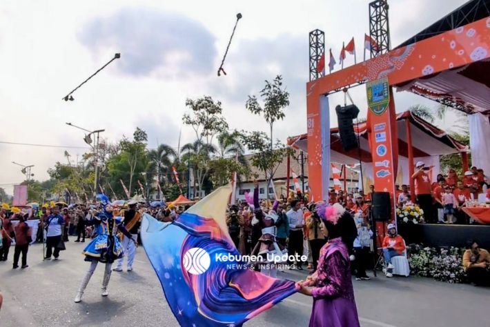 Karnaval Kebumen 2026 Berlangsung Meriah, Diwarnai Penyerahan Sertifikat Warisan Budaya Takbenda