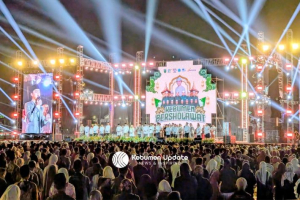 Ribuan Jemaah Padati Alun-Alun Pancasila, Kebumen Bersholawat Bersama Gus Azmi