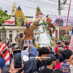 Kirab Budaya Kebumen Berlangsung Meriah, Warga Antusias Berebut Gunungan Hasil Bumi
