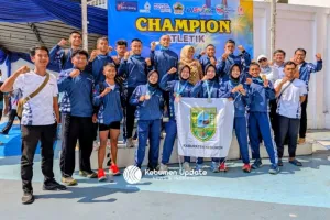 Atletik Kebumen Lampaui Target di POPDA Jateng 2026, Langsung Dikalungi Medali oleh Bupati Lilis