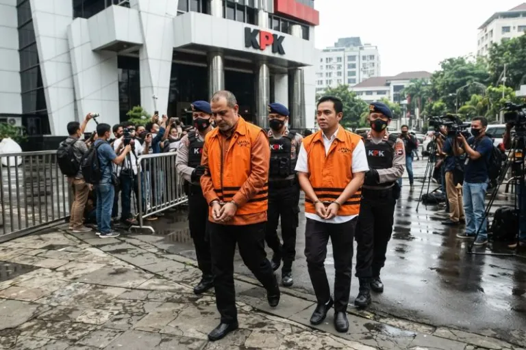 Fahd El Fouz dan Arif Sugiyanto Jalani Pemeriksaan Perdana di KPK