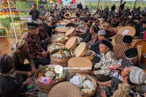 21 Tahun Pimpin Desa Adiwarno, Sang Kades Pamit Lewat Perayaan Merti Desa