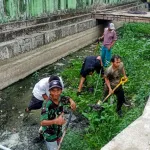 Kelurahan Kebumen Gelar Gerakan Bersih Kali untuk Atasi Persoalan Sampah Saluran Irigasi