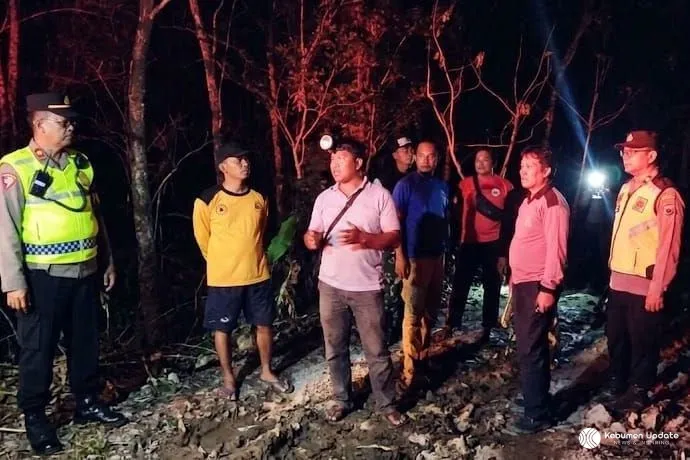 Medan Terjal, Tim Gabungan Padamkan Kebakaran Lahan Seluas Satu Hektare di Tugu Buayan